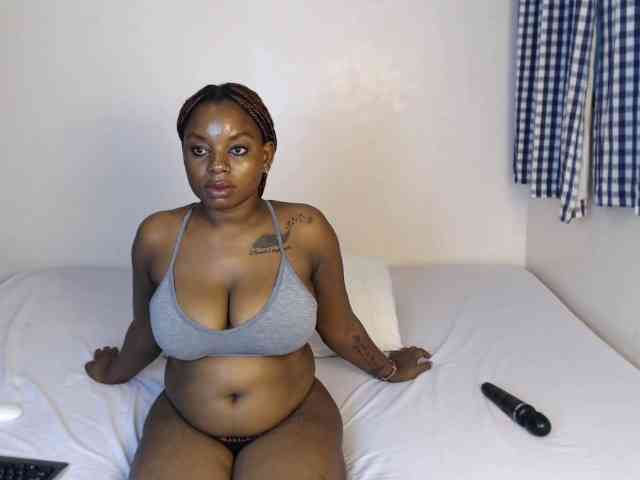 JolieNoir webcam