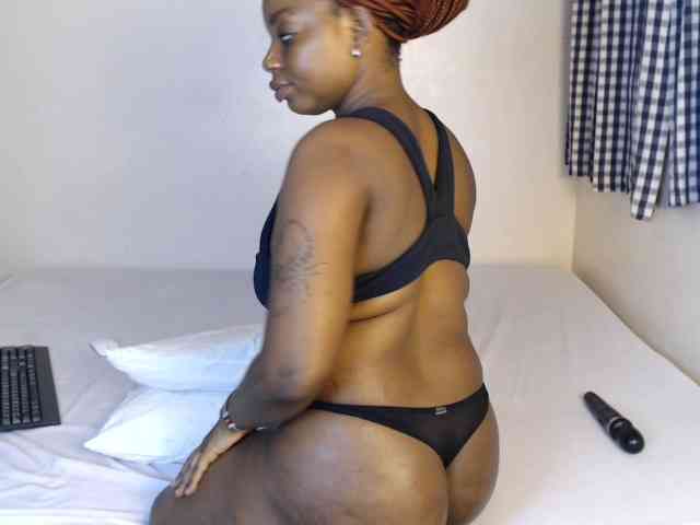 JolieNoir webcam