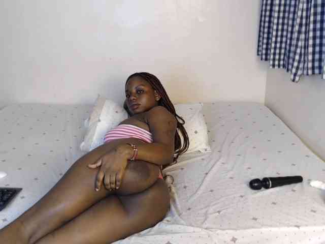 JolieNoir webcam