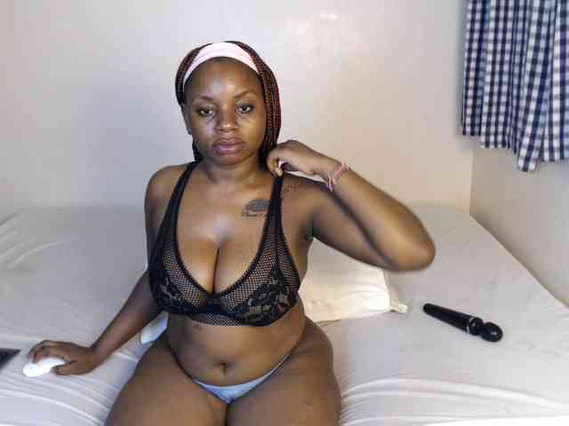 JolieNoir webcam