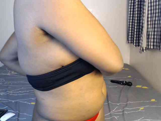 JolieNoir webcam