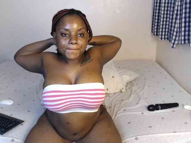 JolieNoir webcam