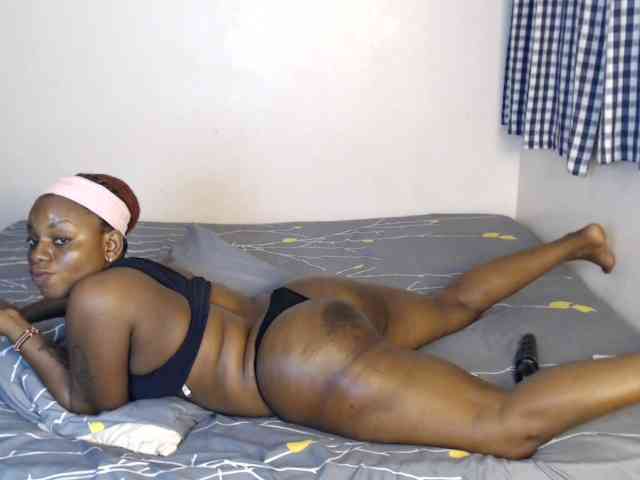 JolieNoir webcam