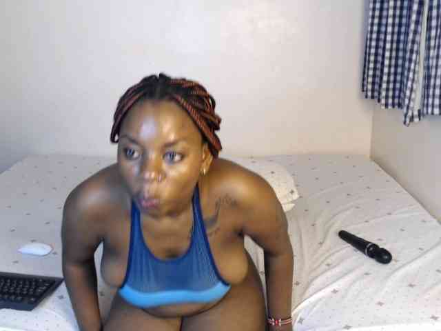 JolieNoir webcam