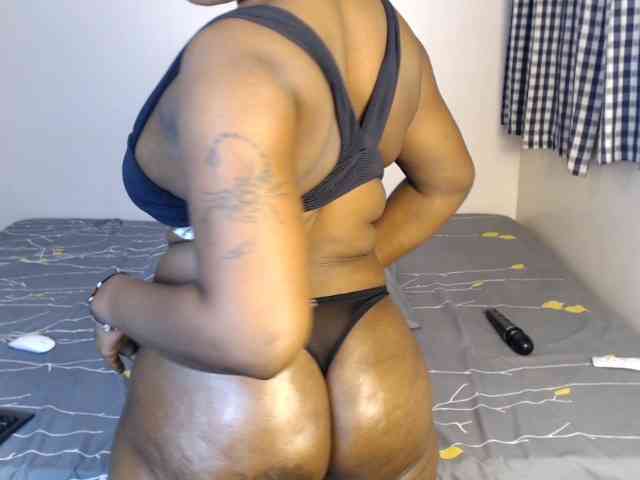 JolieNoir webcam