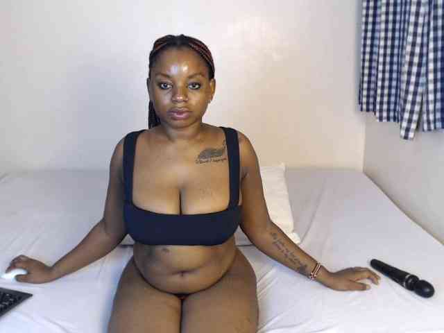 JolieNoir webcam
