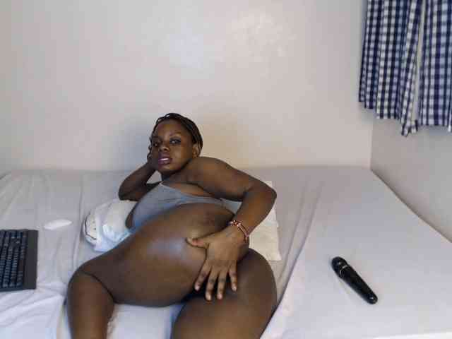 JolieNoir webcam