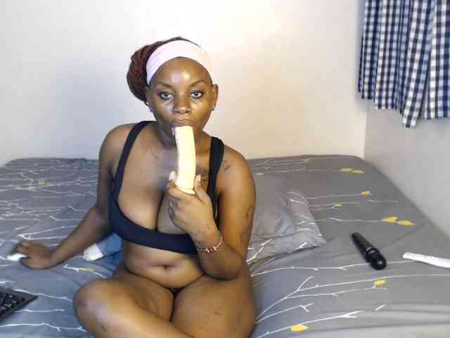JolieNoir webcam