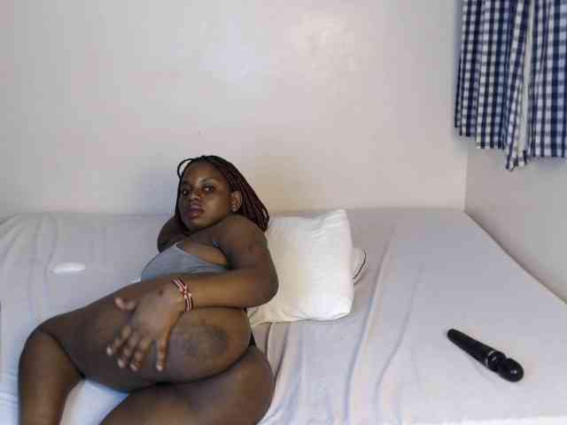 JolieNoir webcam