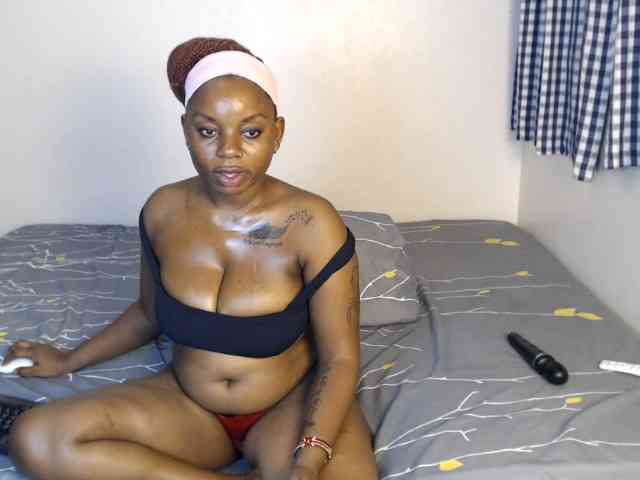 JolieNoir webcam