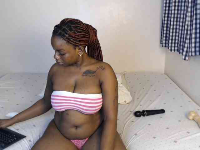 JolieNoir webcam