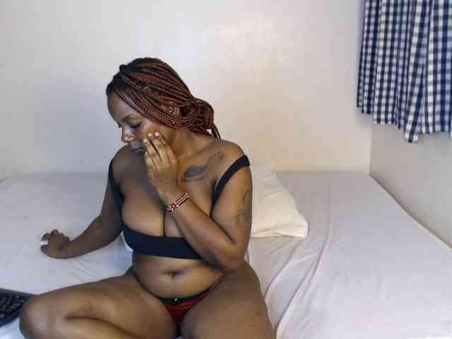 JolieNoir webcam