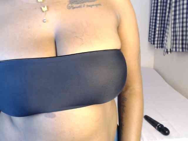 JolieNoir webcam