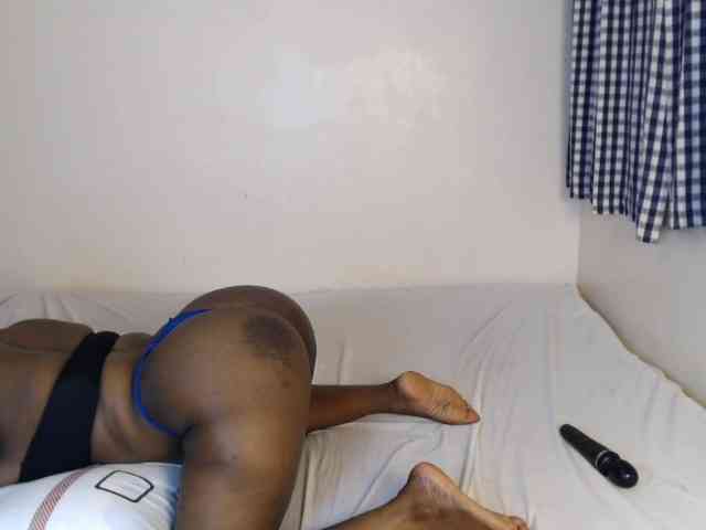JolieNoir webcam