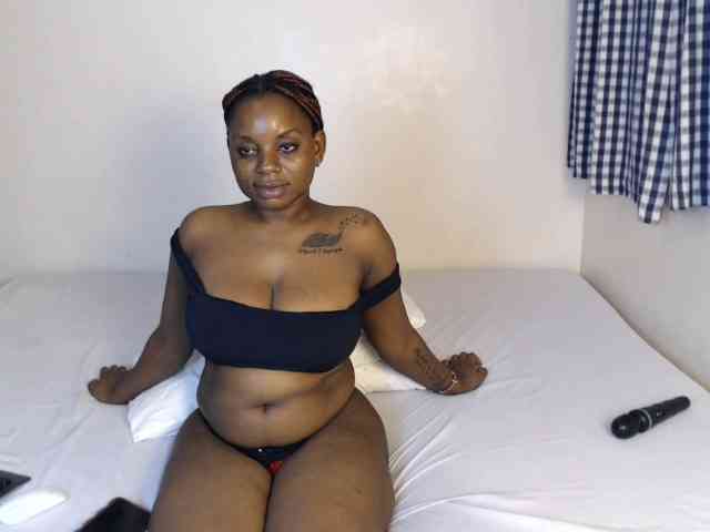 JolieNoir webcam