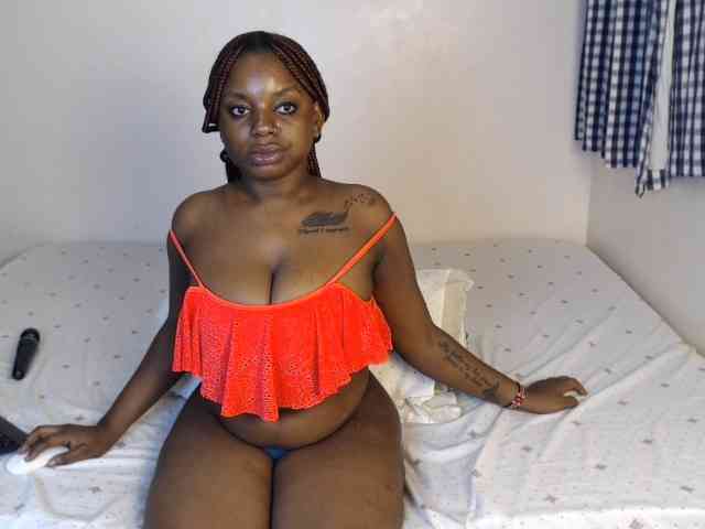 JolieNoir webcam