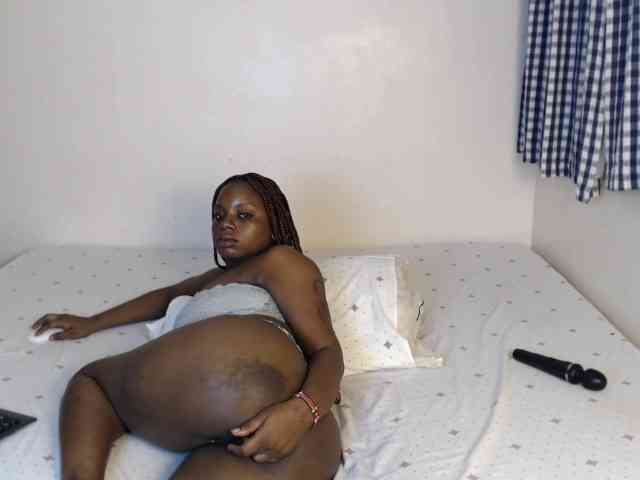 JolieNoir webcam