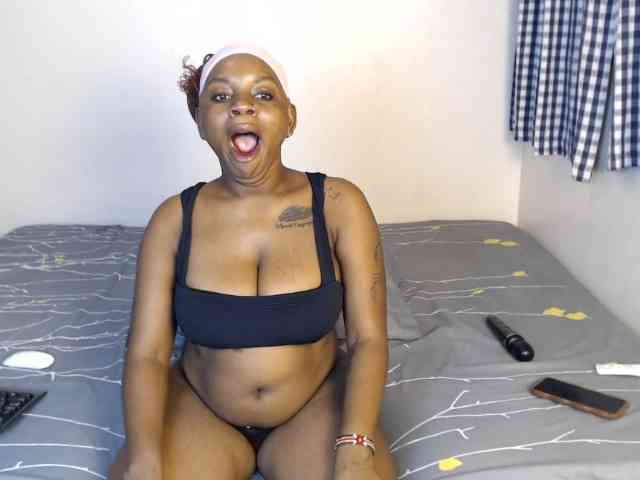 JolieNoir webcam