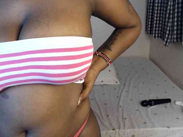 JolieNoir webcam