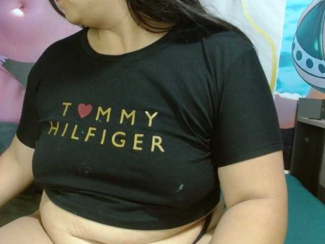 le modèle monickhot303av est en webcam porno dans un show sur le site bongacams, il possède les tags suivants: Latino/Hispanic,Brunette,Shaved