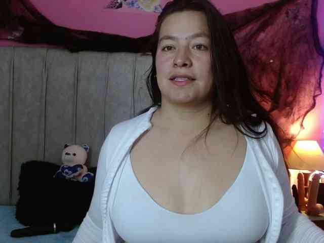 monickhot303av webcam