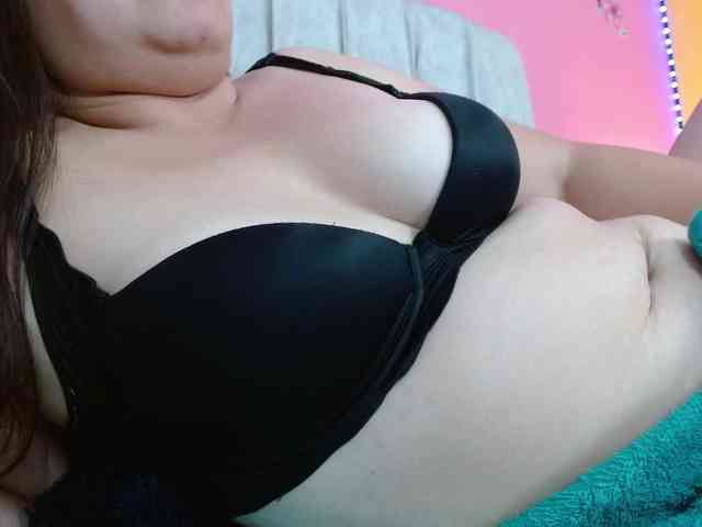 monickhot303av webcam