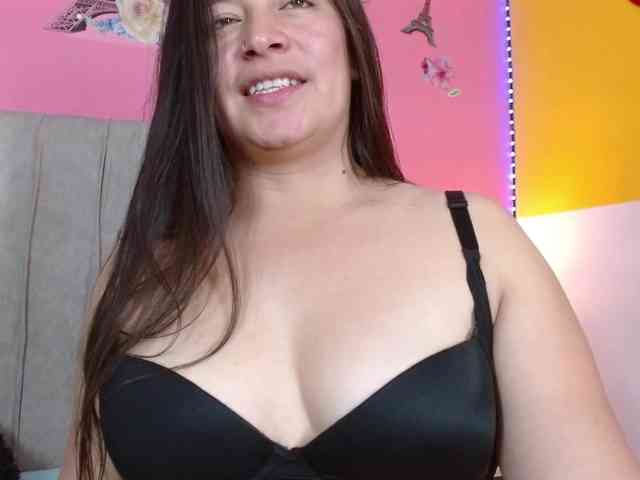 monickhot303av webcam