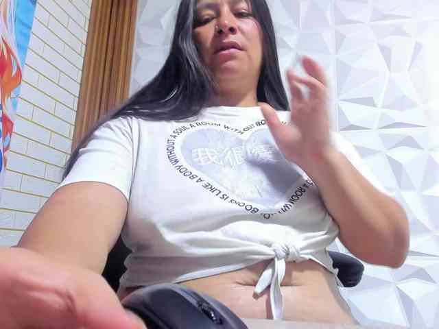 monickhot303av webcam