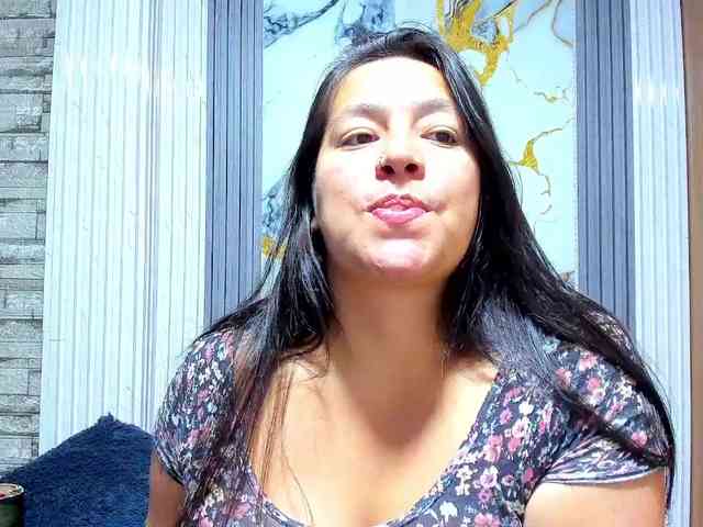 monickhot303av webcam