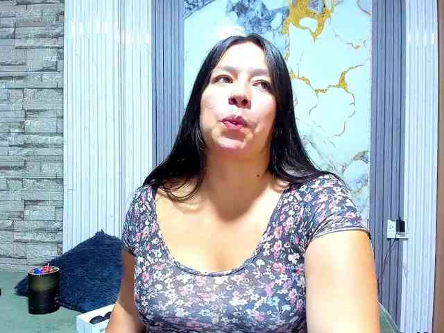 monickhot303av webcam