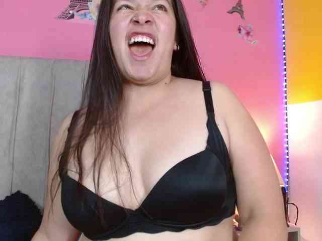 monickhot303av webcam