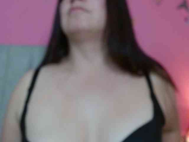 monickhot303av webcam