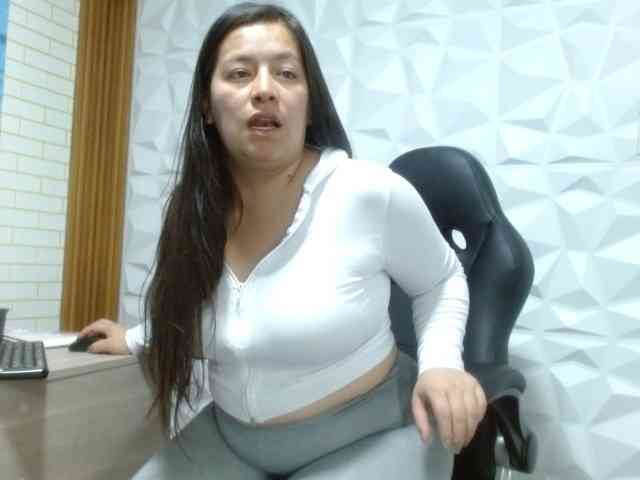 monickhot303av webcam