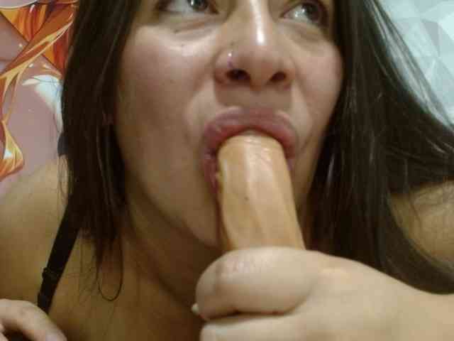 monickhot303av webcam