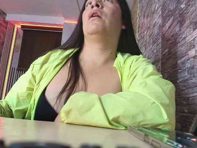 monickhot303av webcam