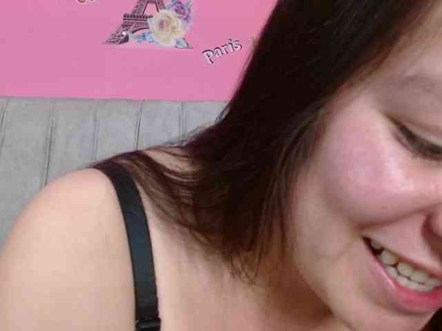 monickhot303av webcam