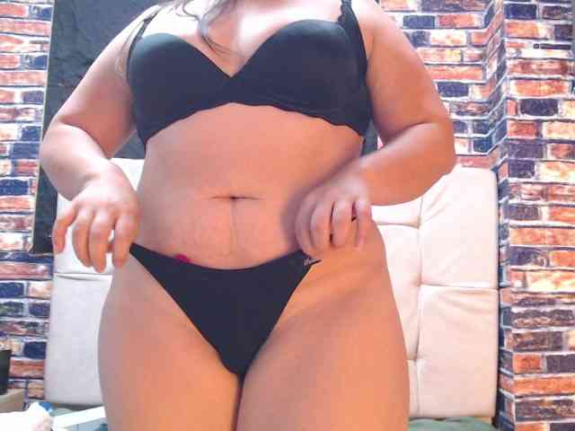 monickhot303av webcam