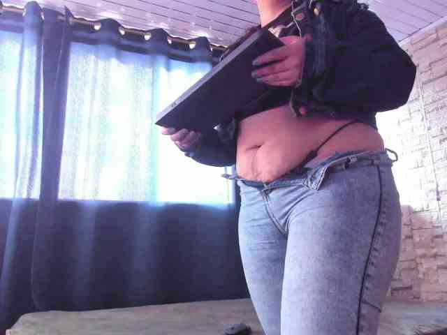 monickhot303av webcam