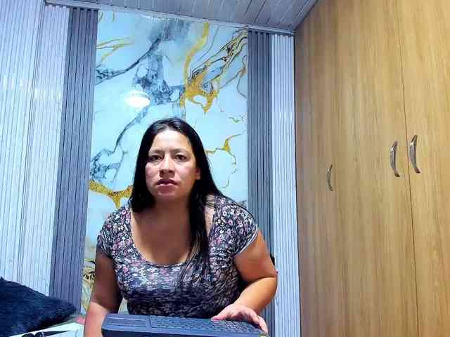 monickhot303av webcam