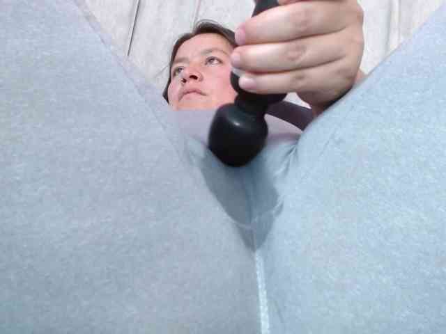 monickhot303av webcam