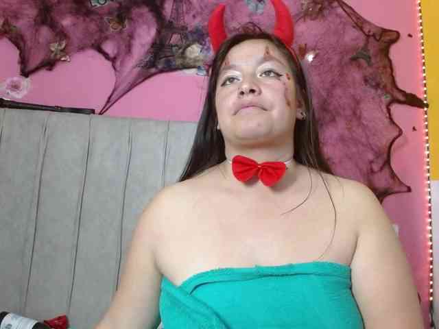 monickhot303av webcam