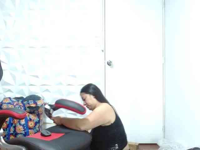 monickhot303av webcam