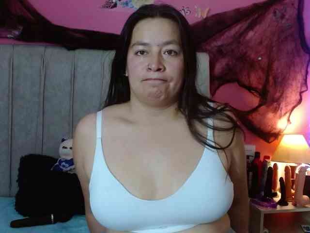 monickhot303av webcam