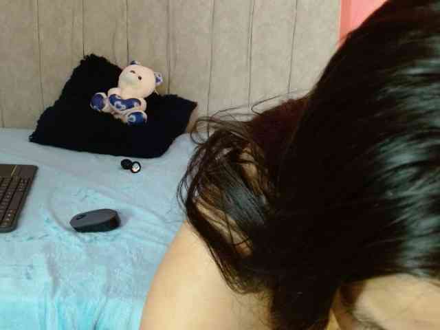 monickhot303av webcam