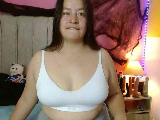 monickhot303av webcam