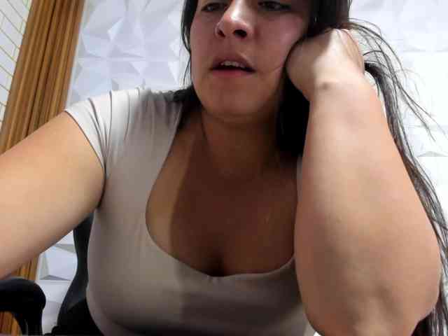 monickhot303av webcam