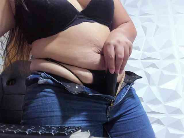 monickhot303av webcam