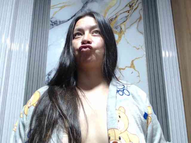 monickhot303av Live Webcam on BongaCams