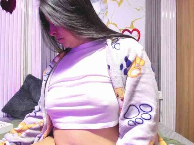 monickhot303av webcam