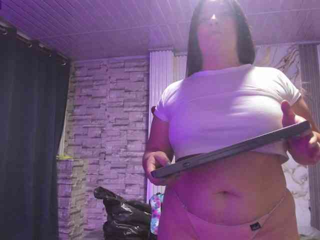 monickhot303av webcam